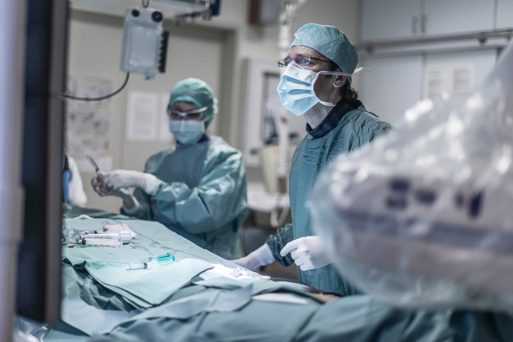 Doctor preparing to begin interventional radiology procedure